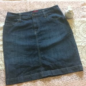 Ladies Jean Skirt Size 6 Merona